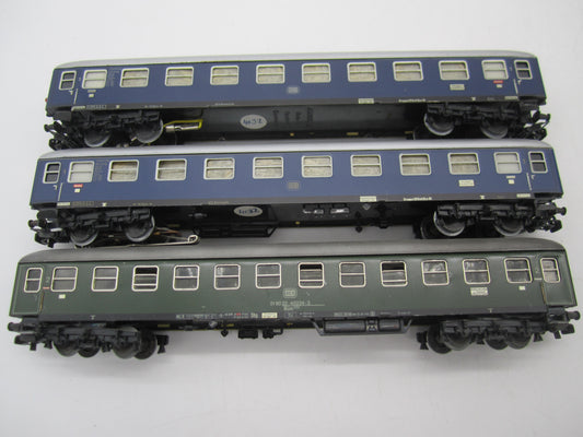 Märklin H0 - 4027/4022 - 3 D-rijtuigen van de DB - Deels met verlichting